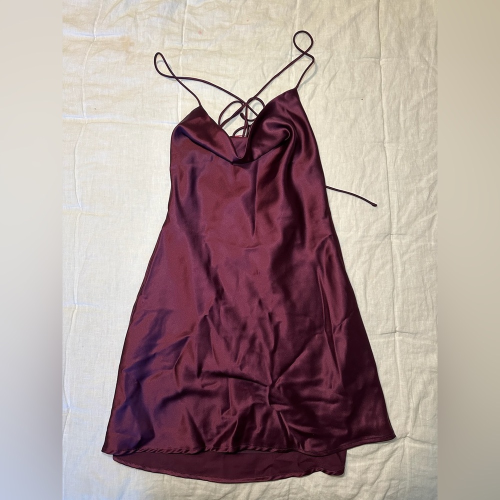 Le Lis Silky Midi Dress